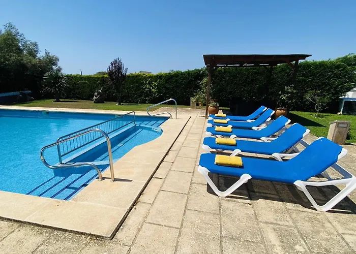 בית כפרי Toni